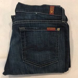 7 for All Mankind BOOTCUT. Dark Wash, barely worn!